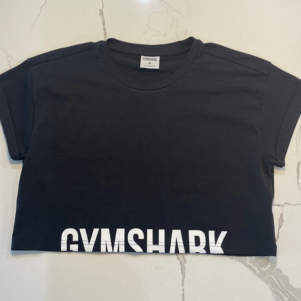 Gymshark black crop tee